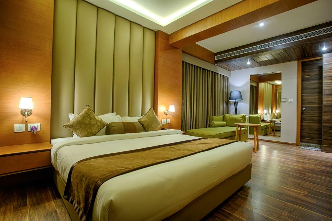 Four Vedas Hotel & Resort Siliguri Luaran gambar