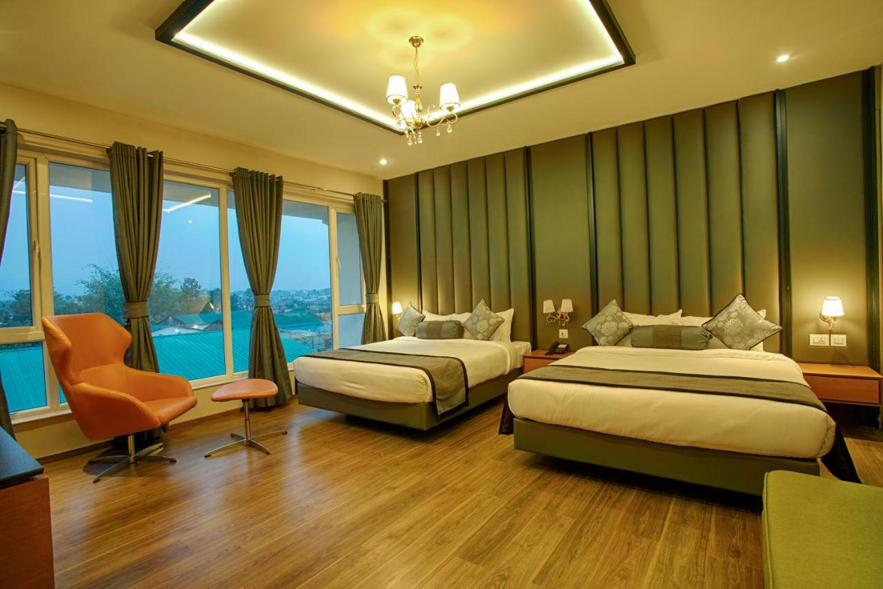 Four Vedas Hotel & Resort Siliguri Luaran gambar