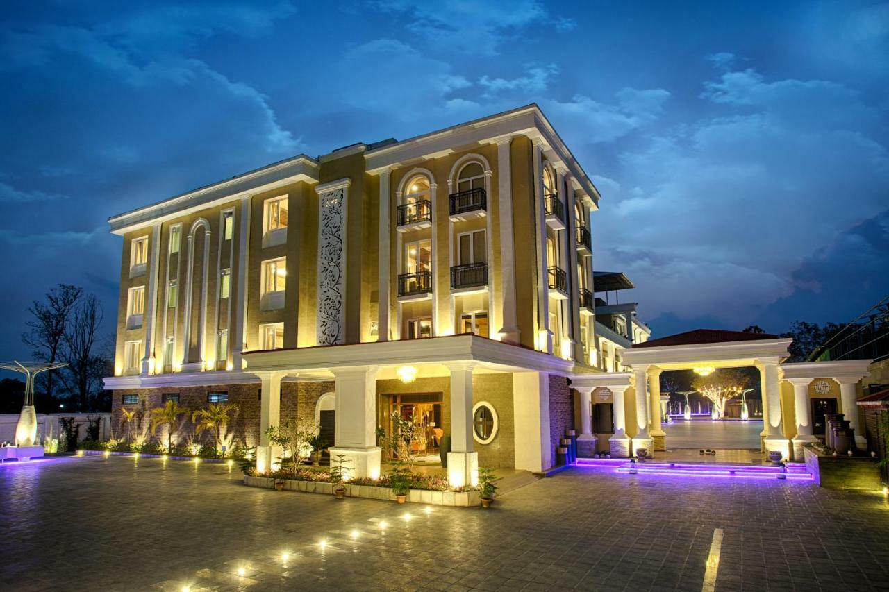 Four Vedas Hotel & Resort Siliguri Luaran gambar