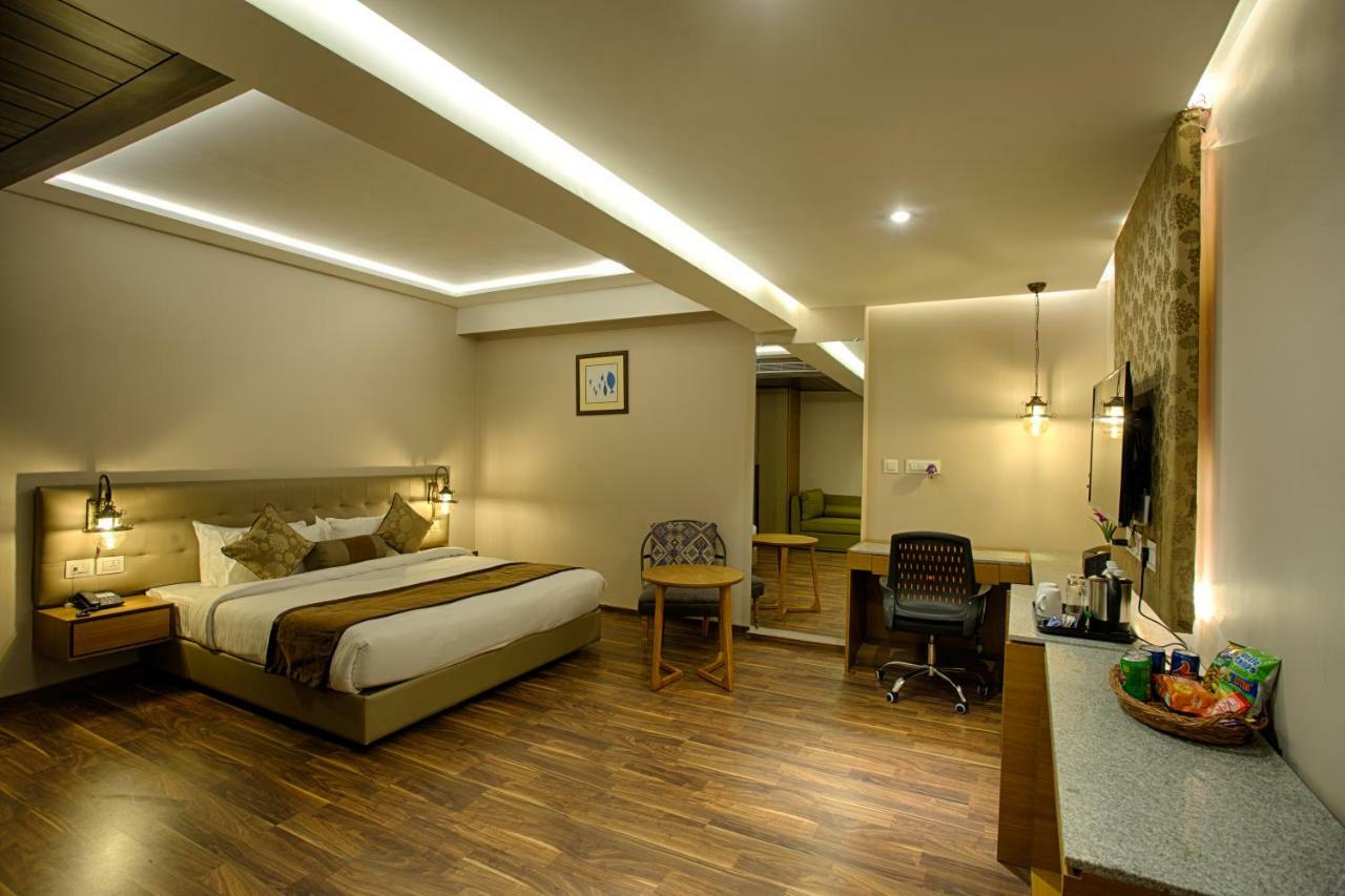 Four Vedas Hotel & Resort Siliguri Luaran gambar
