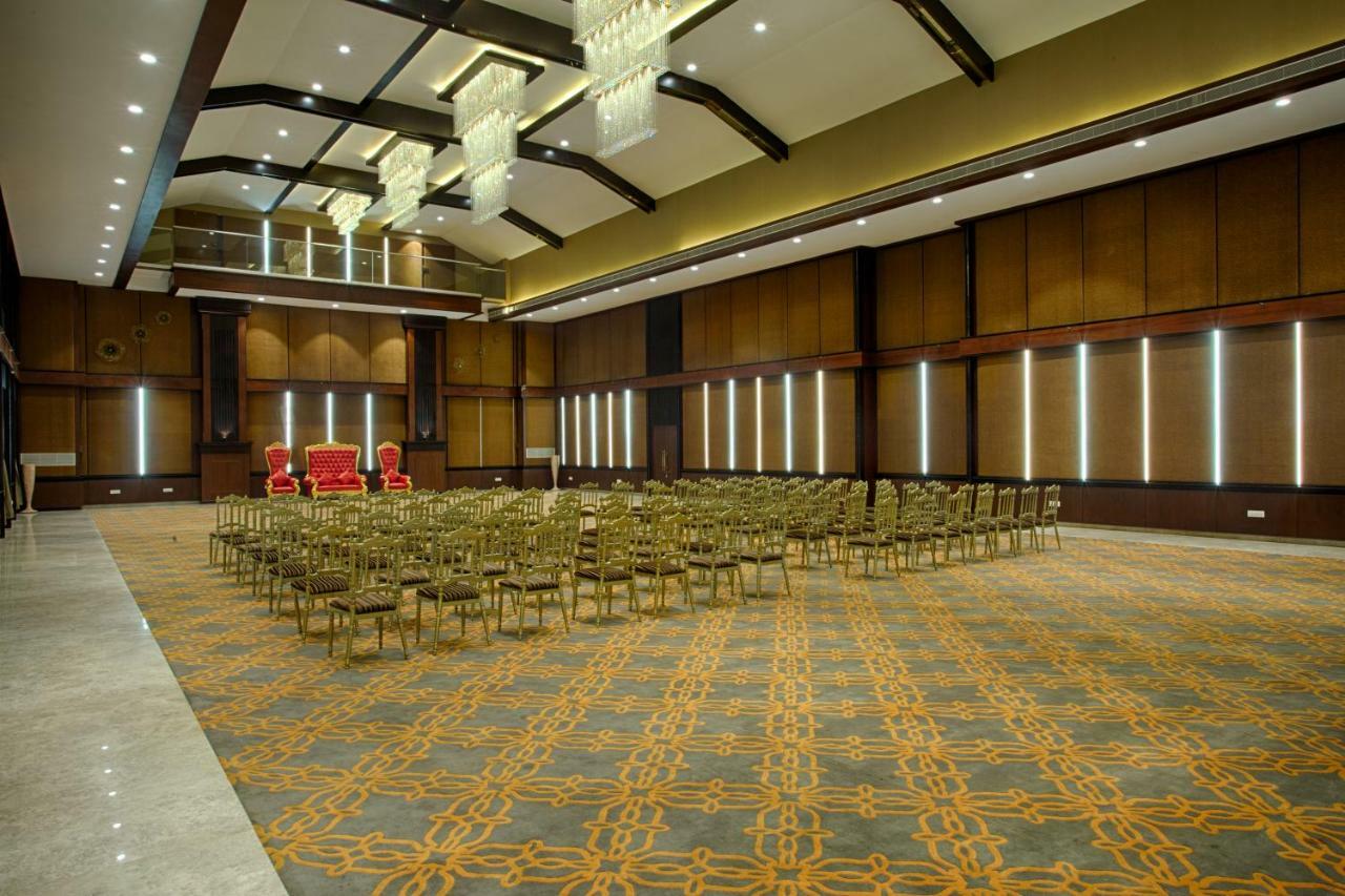 Four Vedas Hotel & Resort Siliguri Luaran gambar