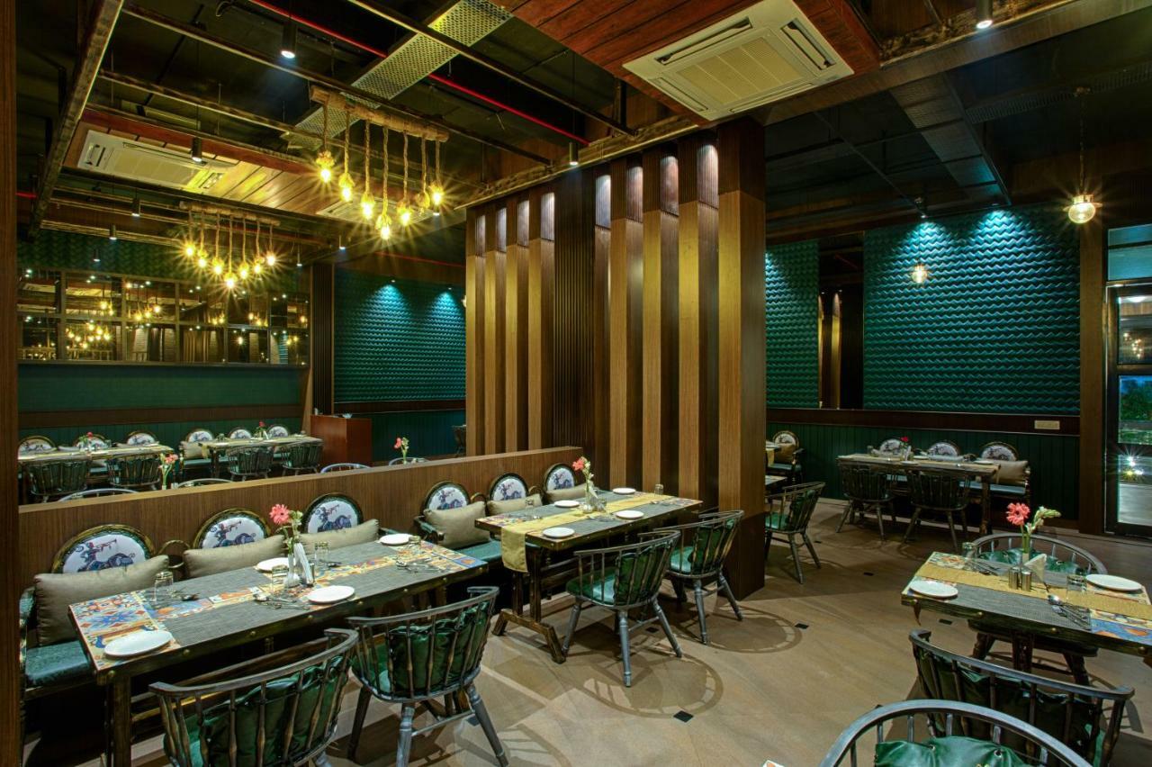 Four Vedas Hotel & Resort Siliguri Luaran gambar