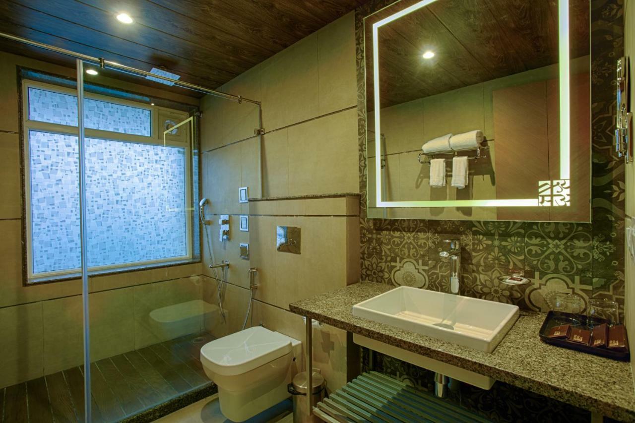 Four Vedas Hotel & Resort Siliguri Luaran gambar