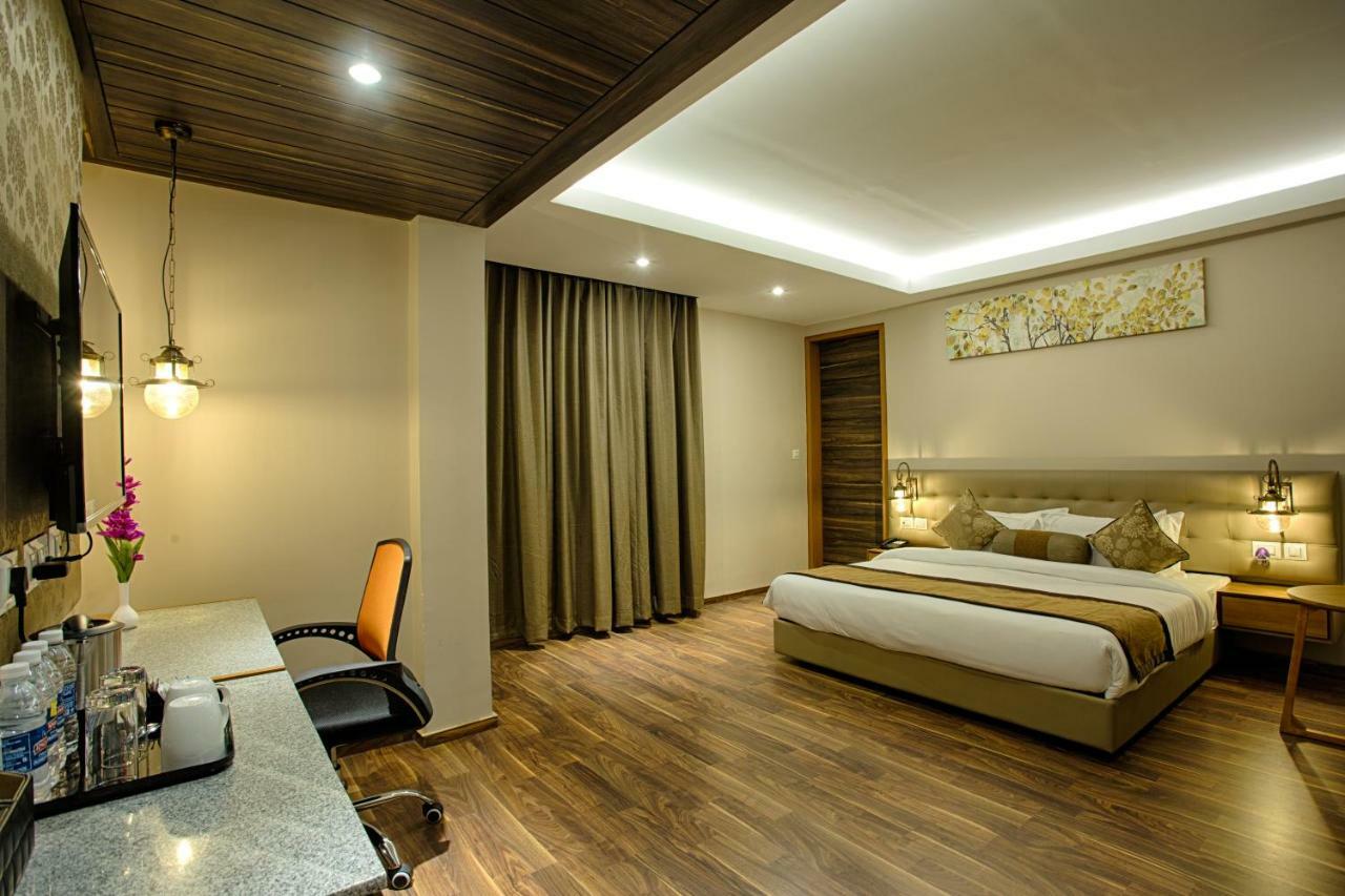 Four Vedas Hotel & Resort Siliguri Luaran gambar